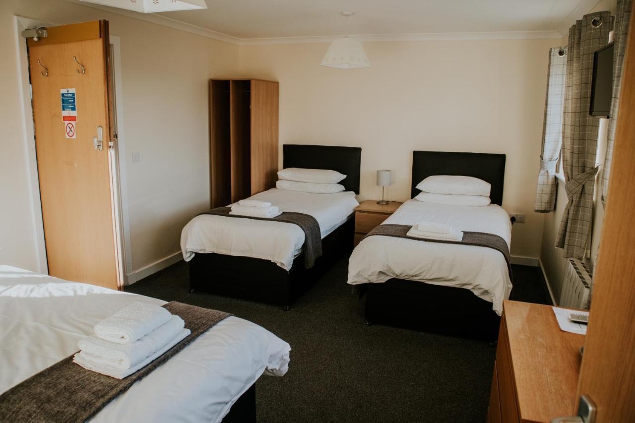 Uist Travel Accommodation Daliburgh  Extérieur photo