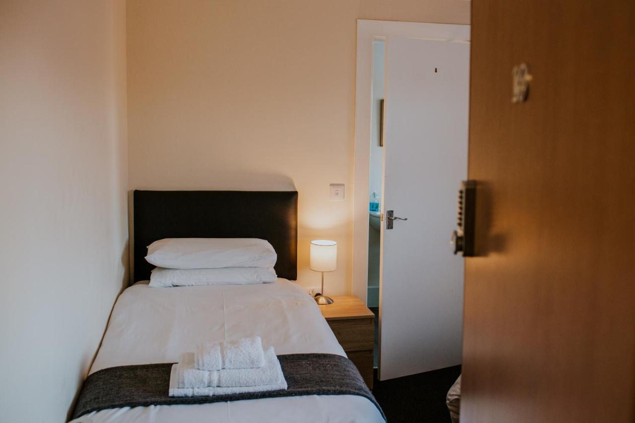 Uist Travel Accommodation Daliburgh  Extérieur photo